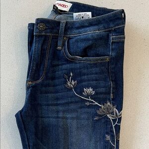 ☀️ Driftwood Kelly Embroidered Floral Women's Jeans